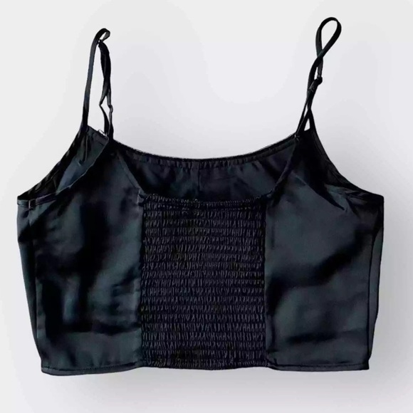 NWT House of Harlow 1960 Black Rhinestone detail Crop Top Size M - Picture 3 of 15